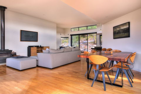 The Bolt Hole - Great Ocean Road Tourism 6