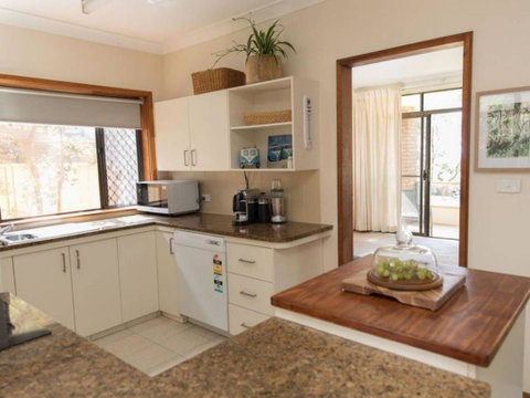 Taranaki Beach House - Great Ocean Road Tourism 4