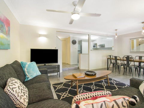 Calinda Sol 11 - Great Ocean Road Tourism 5