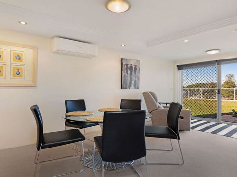 Garden Apartment At Forster Tower - Great Ocean Road Tourism 1