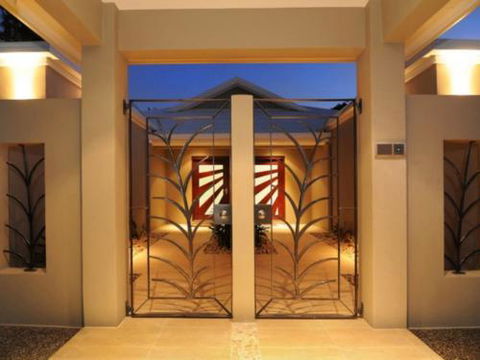 BEACH RETREAT At PALM COVE - Great Ocean Road Tourism 4