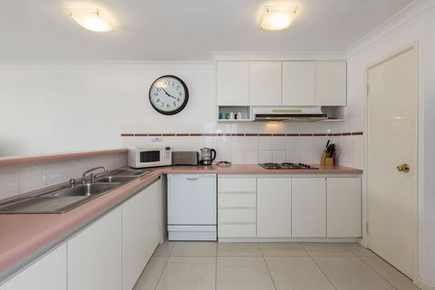 Cottesloe Cove Beach Apartment - Great Ocean Road Tourism 3