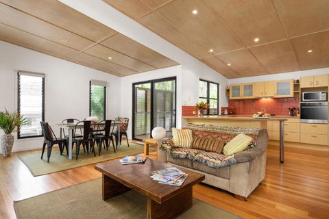12 Naiad Court Pool Sleeps 8 Close To Beach - Great Ocean Road Tourism 4