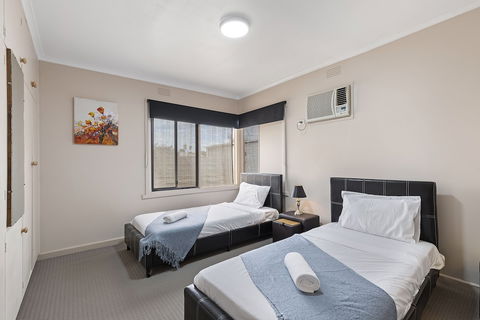 The Gazebo Place - Spacious 4 Bedroom Near Murray River - Great Ocean Road Tourism 1
