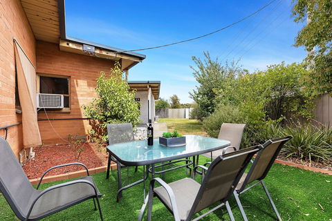 The Gazebo Place - Spacious 4 Bedroom Near Murray River - Great Ocean Road Tourism 0
