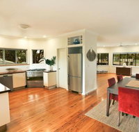 River Breeze 60 Wooli Street Yamba. Linen Unlimited Wi Fi Just listed. - Great Ocean Road Tourism