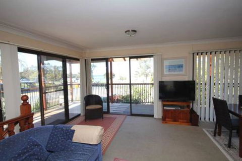 Lakehouse On Oxley - Great Ocean Road Tourism 4