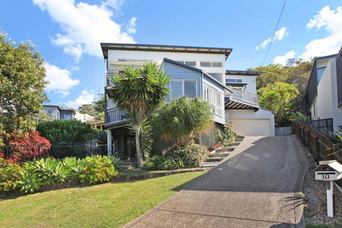 10 Barra Crescent Coolum Beach 500 BOND WIFI Walking Distance To Beach - Great Ocean Road Tourism 6