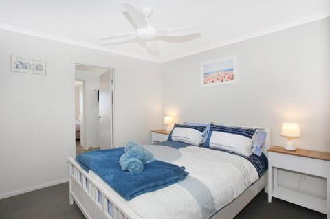 BEACH SHOPS & FABULOUS VACATION HOME! - Great Ocean Road Tourism 4