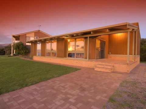 South Beach House 1 12 Gold Coast Drive - Great Ocean Road Tourism 4