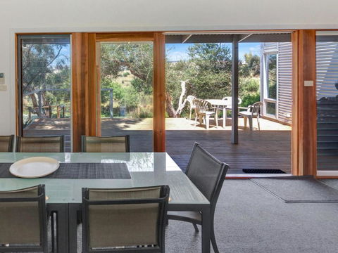 Bungala Cottage 28 Jetty Road - Great Ocean Road Tourism 3