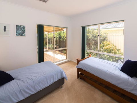 Beachside At Normanville 7 Ronald Street - Great Ocean Road Tourism 3