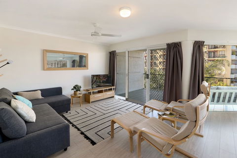MAINSAIL8 - Mooloolaba Beach - Great Ocean Road Tourism 1