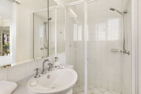 MAINSAIL8 - Mooloolaba Beach - Great Ocean Road Tourism 5