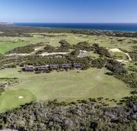DREW Stay on St. Andrews Top Rated Golf Course - Great Ocean Road Tourism