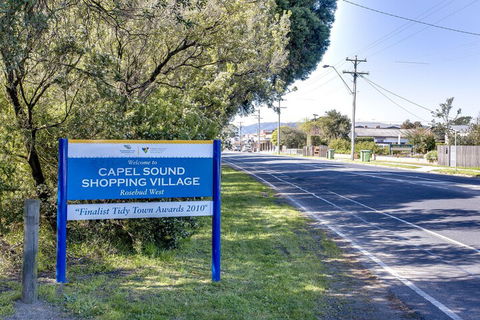 CAPEL A Great Family Getaway - Great Ocean Road Tourism 0