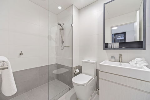 HomeHotel Stylish Apt Next To Train & Westfield - Great Ocean Road Tourism 1
