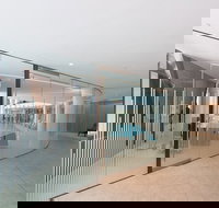 SCARLETT The Heart of the Docklands  Pool  Gym  Car - Great Ocean Road Tourism