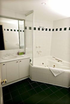 Elizabethan Lodge - Great Ocean Road Tourism 2