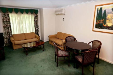 Elizabethan Lodge - Great Ocean Road Tourism 6