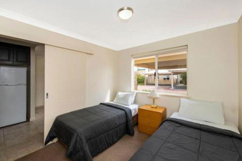 Lakeside Holiday Apartments - Great Ocean Road Tourism 5