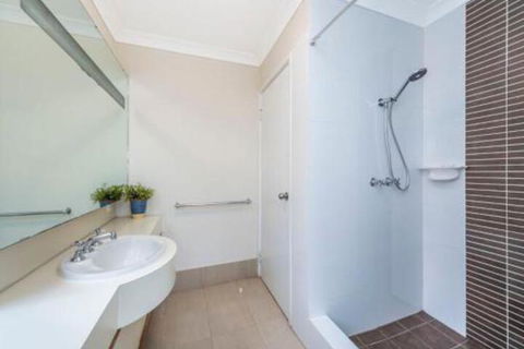 Lakeside Holiday Apartments - Great Ocean Road Tourism 4