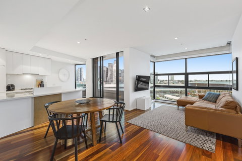 Melbourne Holiday Apartments Flinders Wharf - Great Ocean Road Tourism 5