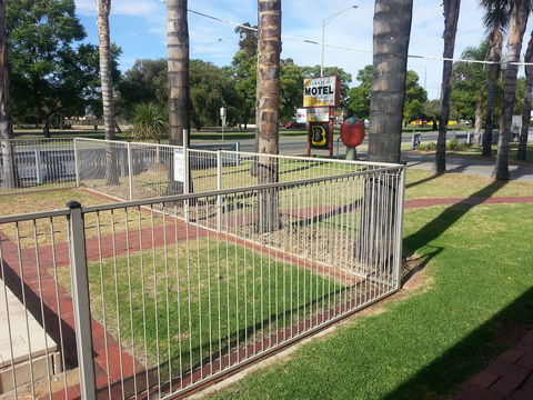 Sunraysia Motel & Holiday Apartments - Great Ocean Road Tourism 0