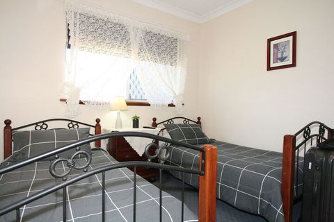 Safety Bay Guest House - Great Ocean Road Tourism 5