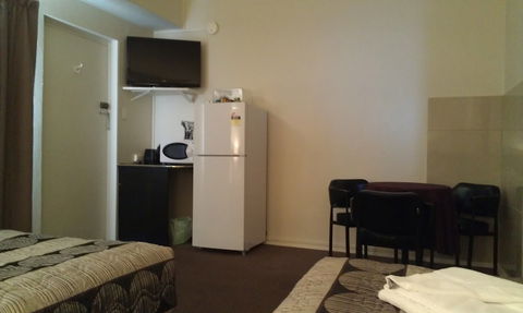 Avalon Motel - Great Ocean Road Tourism 1
