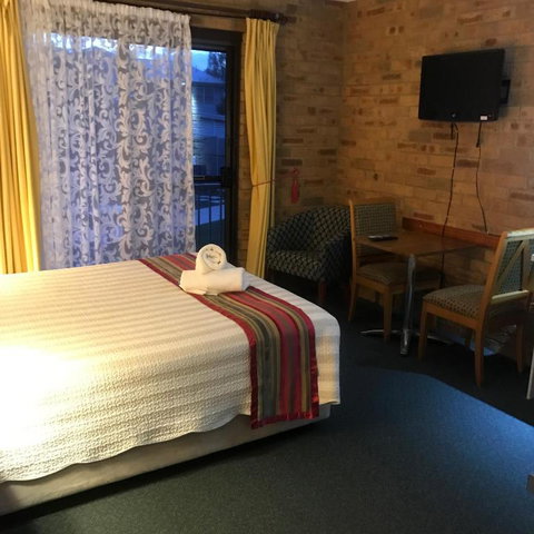 Hawks Nest Motel - Great Ocean Road Tourism 4