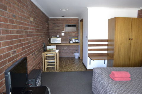 Kardinia Park Motel - Great Ocean Road Tourism 5