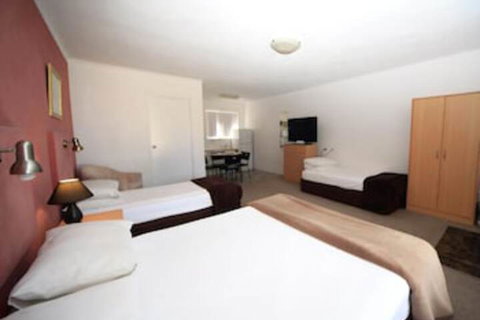 Bella Villa Motor Inn - Great Ocean Road Tourism 5