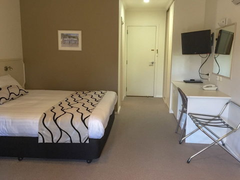 Deniliquin Country Club Motor Inn - Great Ocean Road Tourism 5