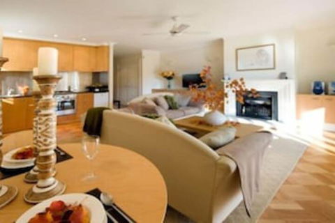 Lakeside Suites 1 - Great Ocean Road Tourism 2