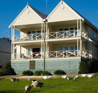 Lakeside Suites 1 - Great Ocean Road Tourism