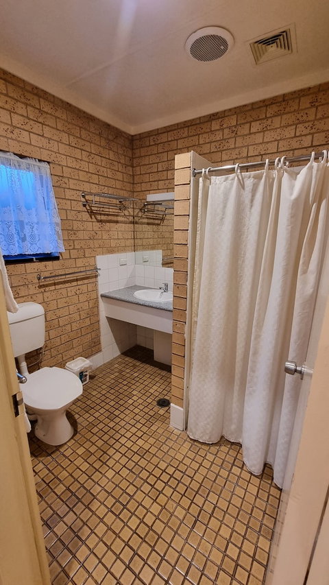 Lone Pine Motel - Corowa - Great Ocean Road Tourism 4