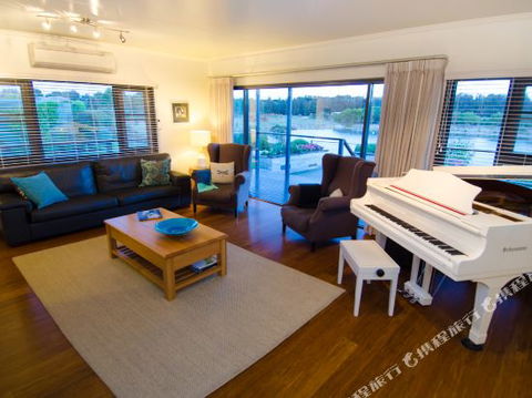 Charlie Bravo Villa Margaret River - Great Ocean Road Tourism 3