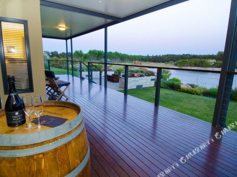 Charlie Bravo Villa Margaret River - Great Ocean Road Tourism 1