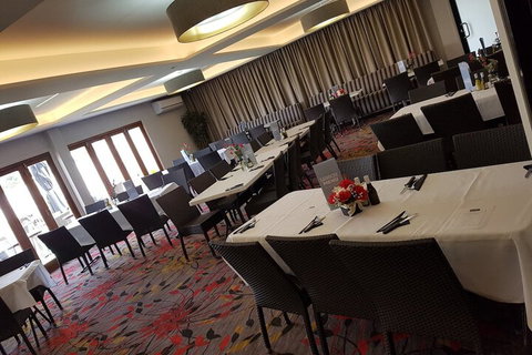 Windsor Hotel Dalby - Great Ocean Road Tourism 6