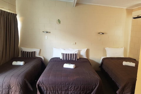 Windsor Hotel Dalby - Great Ocean Road Tourism 1