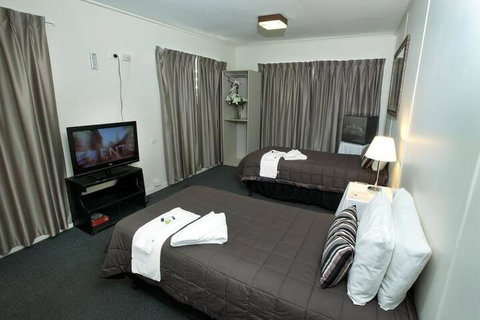 Windsor Hotel Dalby - Great Ocean Road Tourism 4