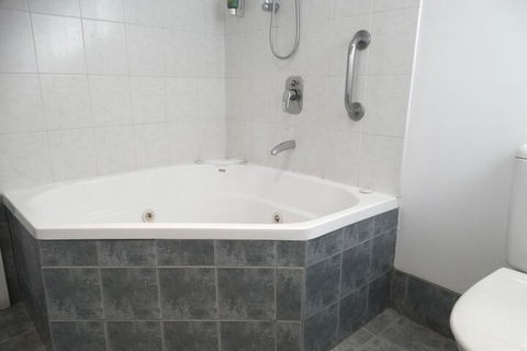 MAS Country Colonial Motor Inn - Great Ocean Road Tourism 6