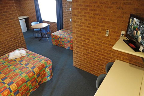 MAS Country Colonial Motor Inn - Great Ocean Road Tourism 1