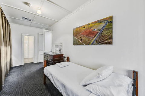 Triune House Bed & Breakfast - Great Ocean Road Tourism 0