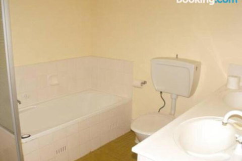 Ebbtide Unit 23 2 6 North St. Forster - Great Ocean Road Tourism 5
