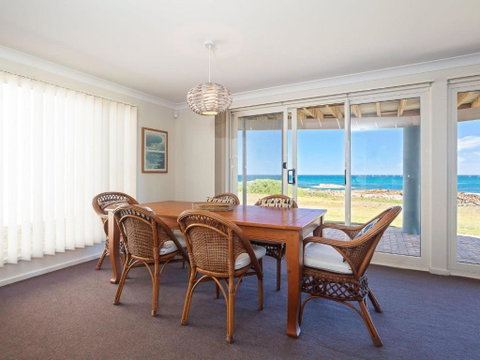 The Whale Watcher 1 / 6 Birubi Lane Waterfront Unit With Stunning Views Level Access - Great Ocean Road Tourism 3