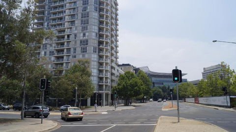 Canberra CBD Metropolitan - Great Ocean Road Tourism 5