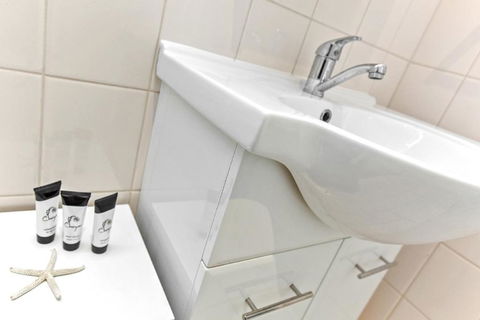 Smugglers Resort Style Apartments No 9 - Great Ocean Road Tourism 5