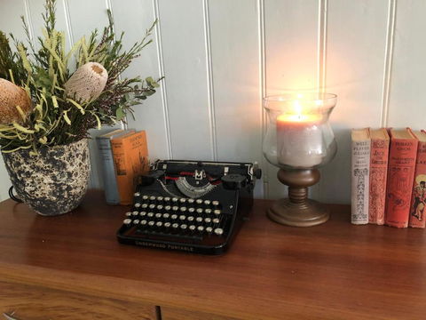 The Rested Guest 3 Bedroom Cottage West Wyalong - Great Ocean Road Tourism 6